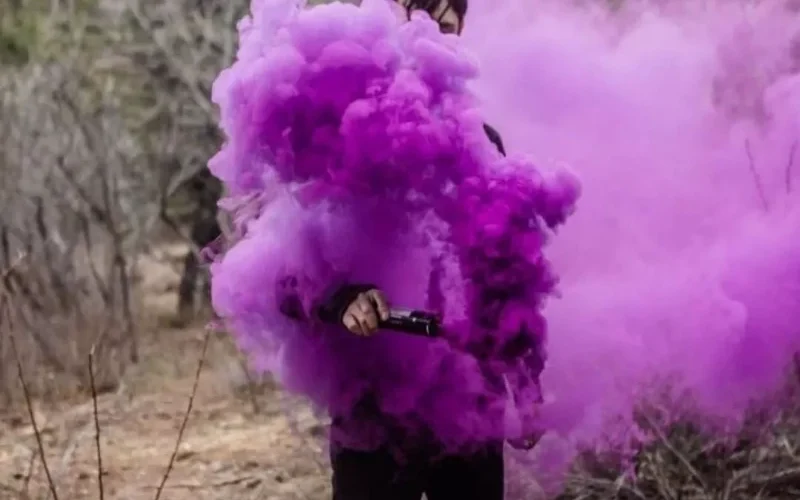 دودهای رنگی در فضای بسته