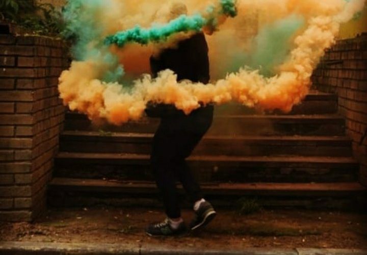 دود رنگی زمینی و دستی