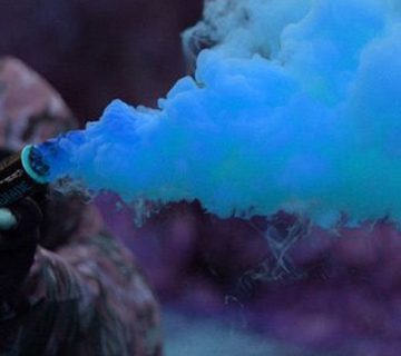 دود رنگی در فضای بسته