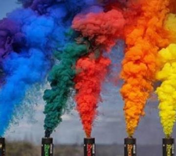 دود رنگی چیست و چه کاربردهایی در مراسم و عکاسی دارد؟